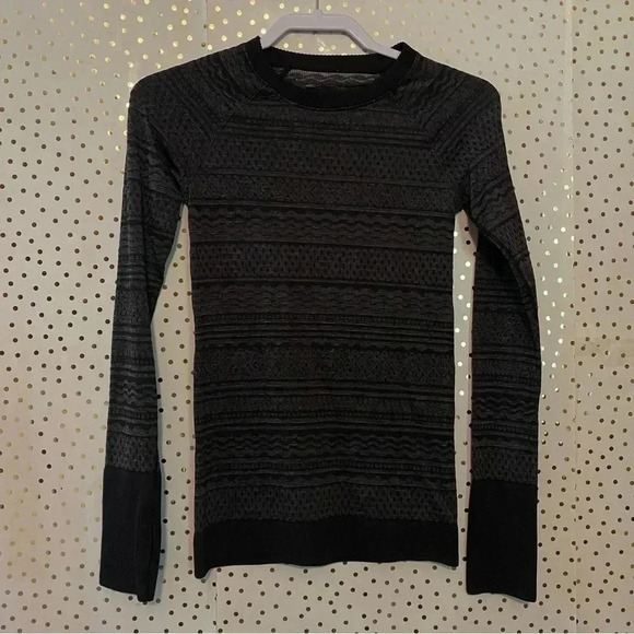 Lululemon Black & Gray Long Sleeve - Picture 2 of 7